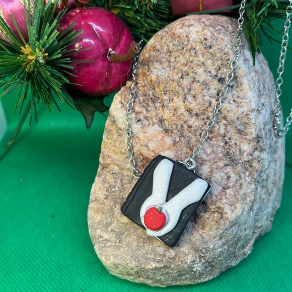 Twilight book Necklace with Red Accent - Picture 3 of 3